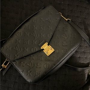 Selling my Louis Vuitton bag made in USA